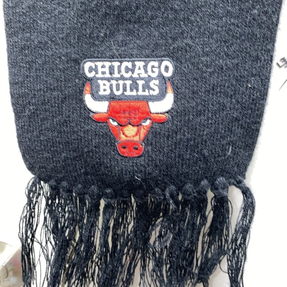 Men's‎ NBA Chicago Bulls Winter Scarf Embroidered Fringe